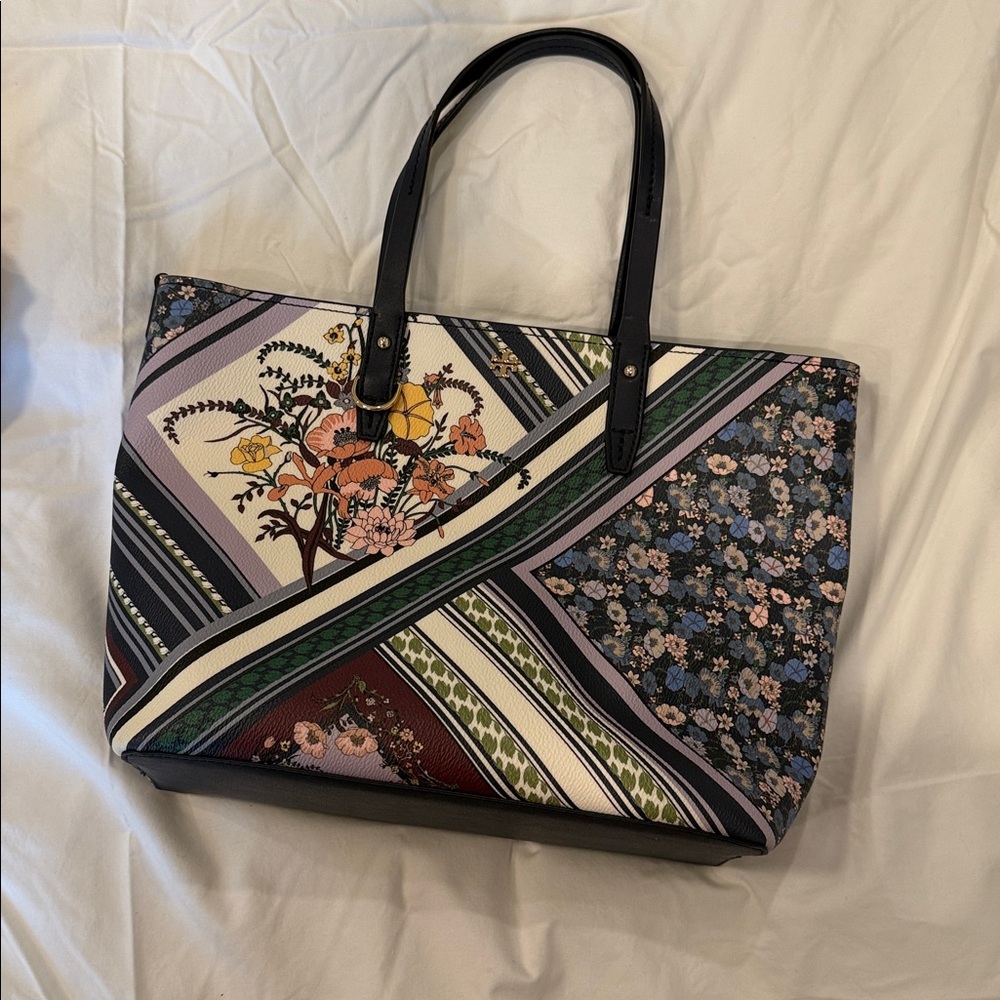 Tory Burch Kerrington Small Zip Tote